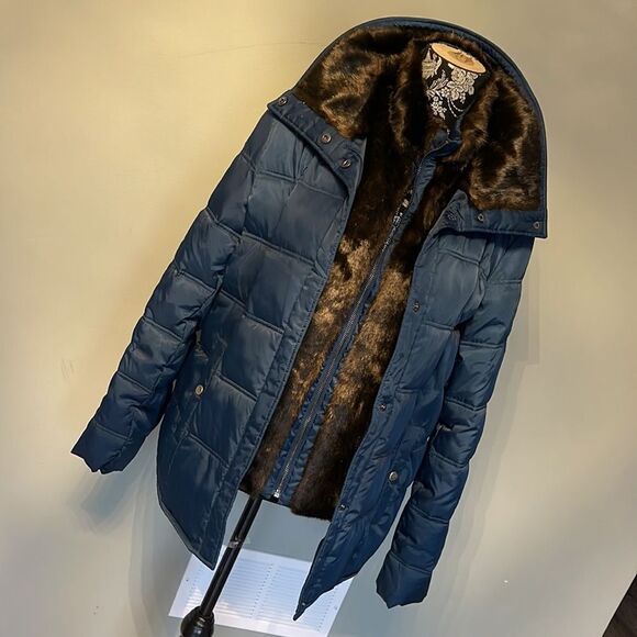 Kenneth Cole Faux Fur Jacket  NEW - Picture 2 of 5